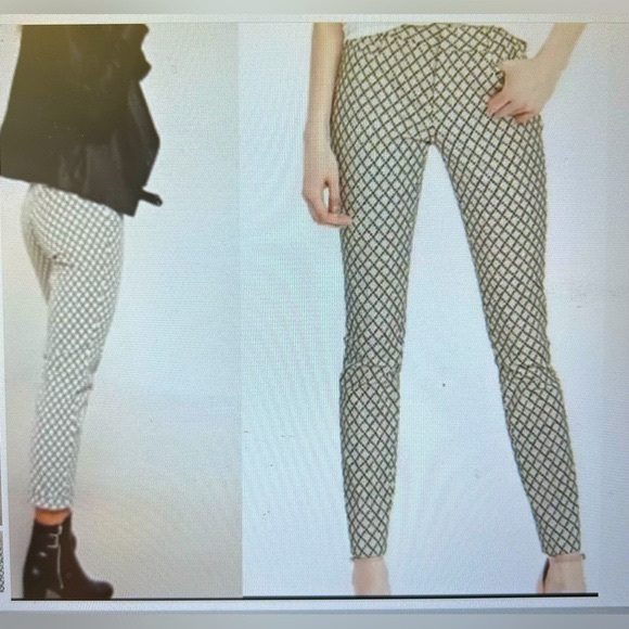 Banana Republic Pants - BANANA REPUBLIC IVORY BLACK DIAMOND PATTERN CROPPED